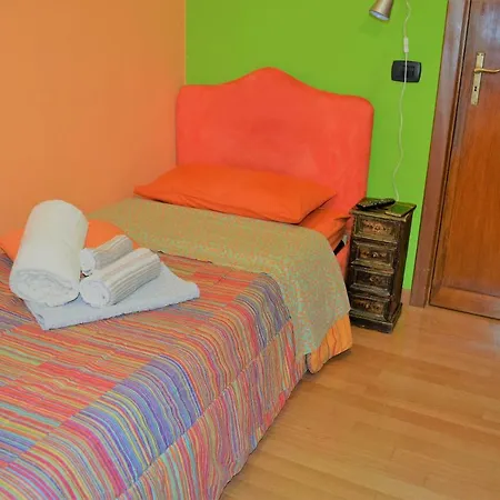 La Casa Di Ludo Bed and Breakfast Έννα